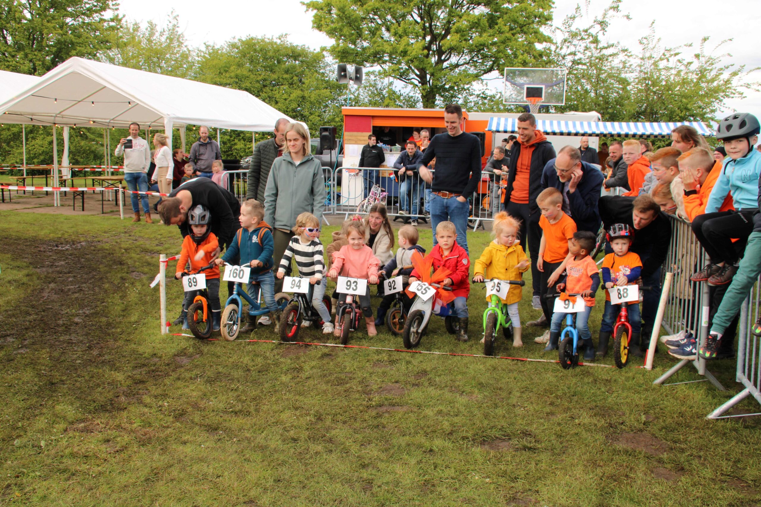 Koningsdag 2024 - Loopfietsen en dikken bandenrace